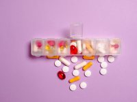 COVID-19: Πιο επίκαιρη από πότε η πρόκληση της σωστής χρήσης αντιβιοτικών